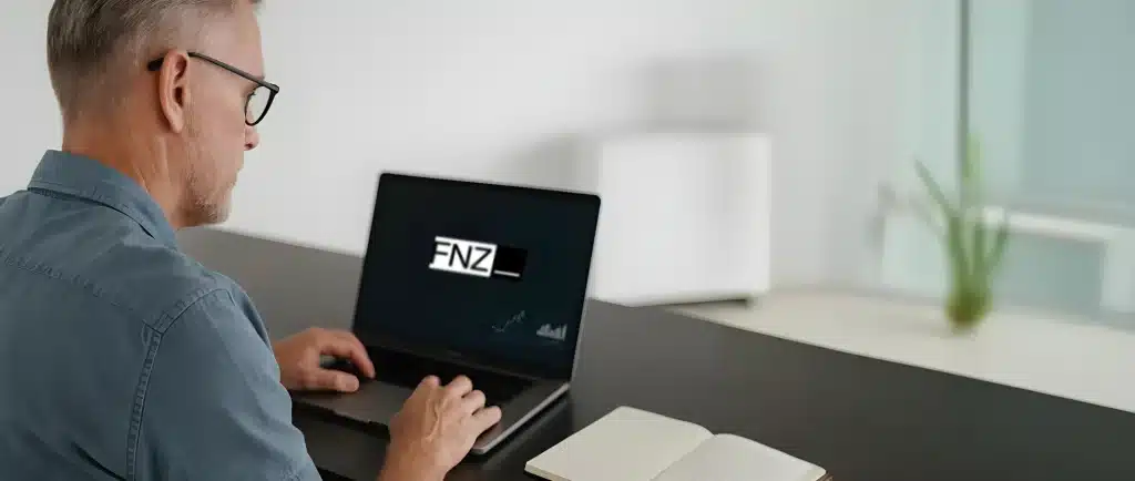 Headerbild der FNZ-/ebase-Seite – bestehendes Depot behalten und mit PROfinance von Rückvergütung, 0 % Ausgabeaufschlag und günstigen Fondskonditionen profitieren